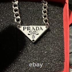 Collier Prada pour homme Milano Noir Chaîne en argent pendentif en chrome authentique vintage